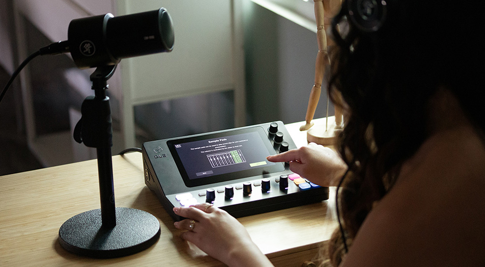 Photo of a person using the DLZ Creator XS